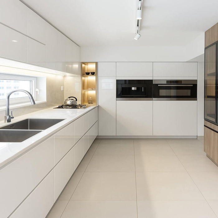 Canto semirigido alto brillo color blanco metalico